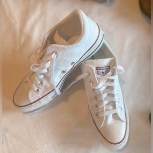 Women’s Chuck Taylor All Star Madison low tops. White. Size 8